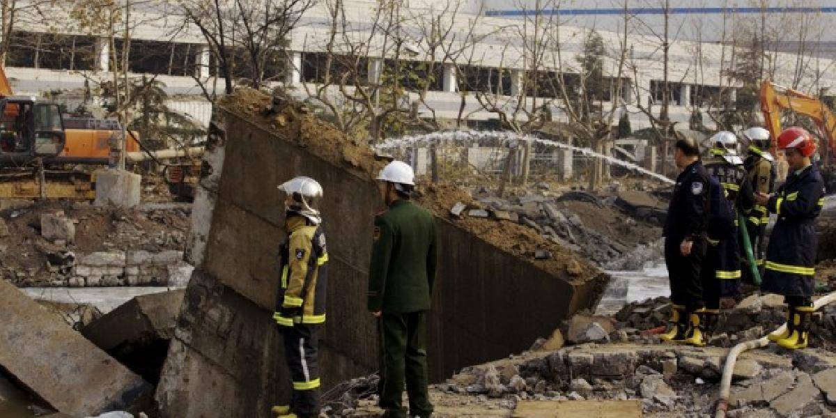 Počet obetí výbuchu ropovodu v Číne vzrástol na 52 osôb