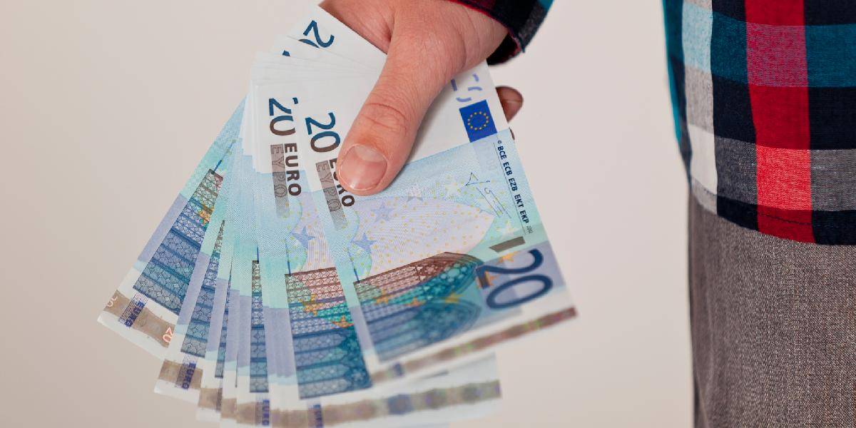 Dobrá správa: Pracovníkom verejnej a štátnej služby sa budú zvyšovať platy!