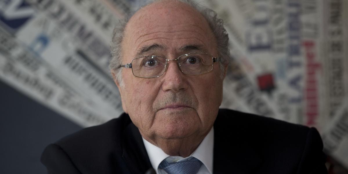 Blatter odsúdil rasistické správanie fanúšikov Betisu na vlastného hráča