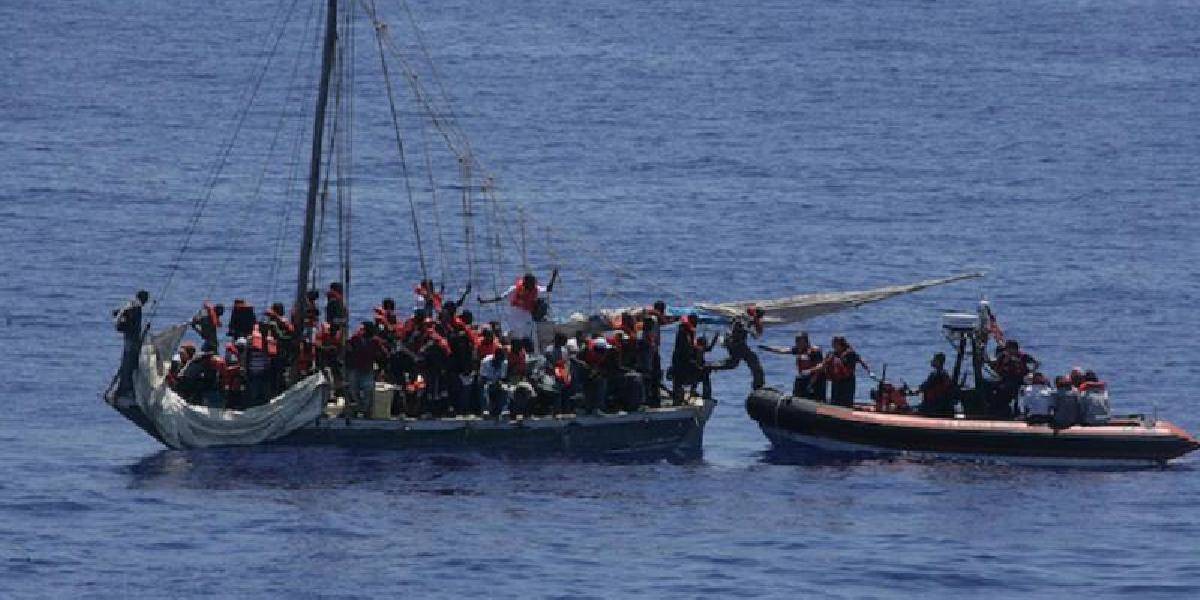Najmenej 13 mŕtvych pri stroskotaní lode s utečencami z Haiti