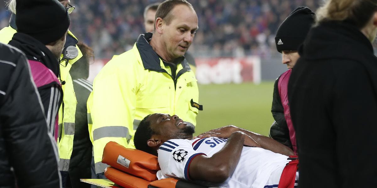 Chelsea okrem prehry v Bazileji prišla aj o zraneného Eto'oa