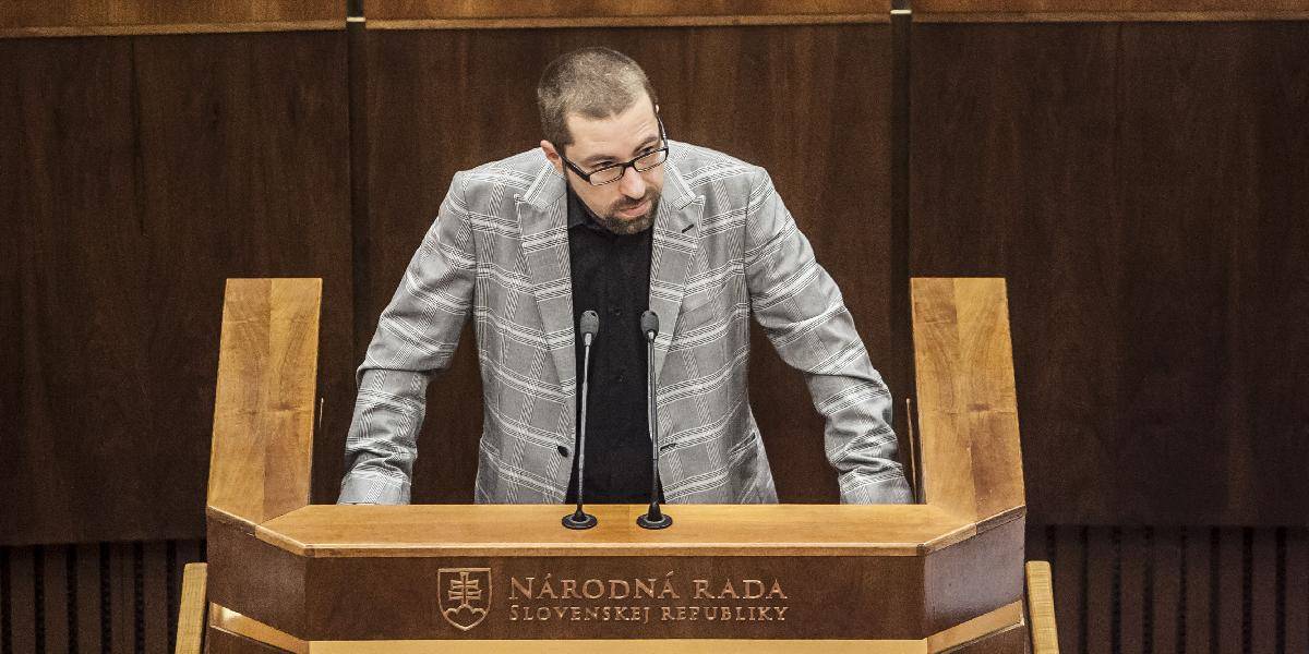 Poliačik chce ročnú diaľničnú známku na 365 dní