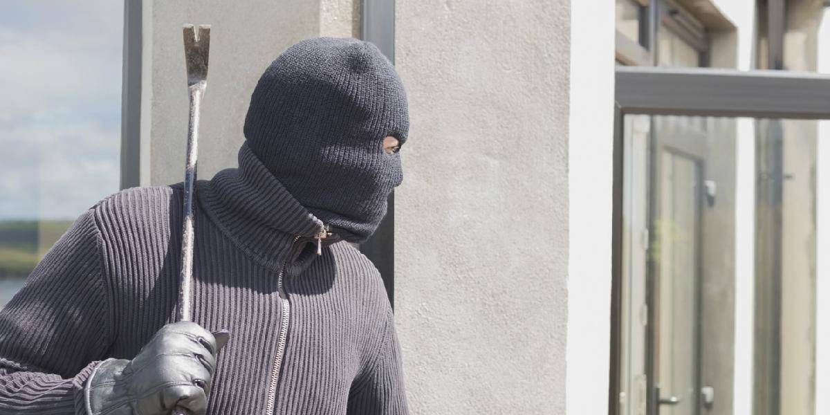 V Michalovciach sa so zlodejmi roztrhlo vrece