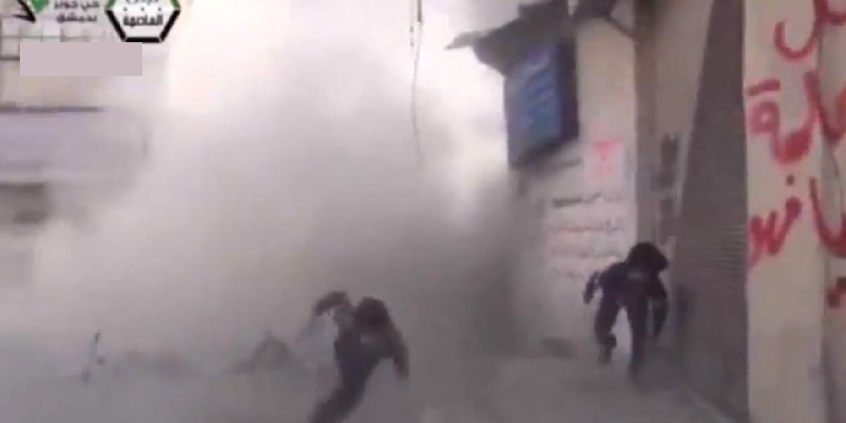 Brutálne VIDEO: Výbuch iba pár metrov od detí!