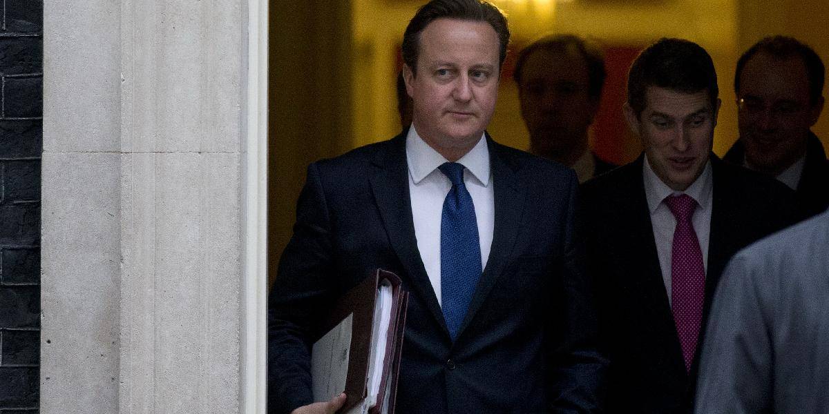Britský premiér chce sprísniť pravidlá pre migrantov z EÚ
