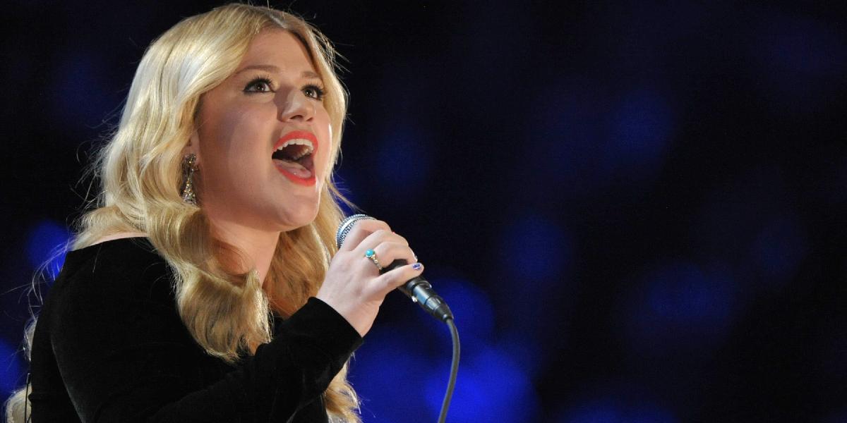 Speváčka Kelly Clarkson vraj neustále trpí tehotenskými nevoľnosťami