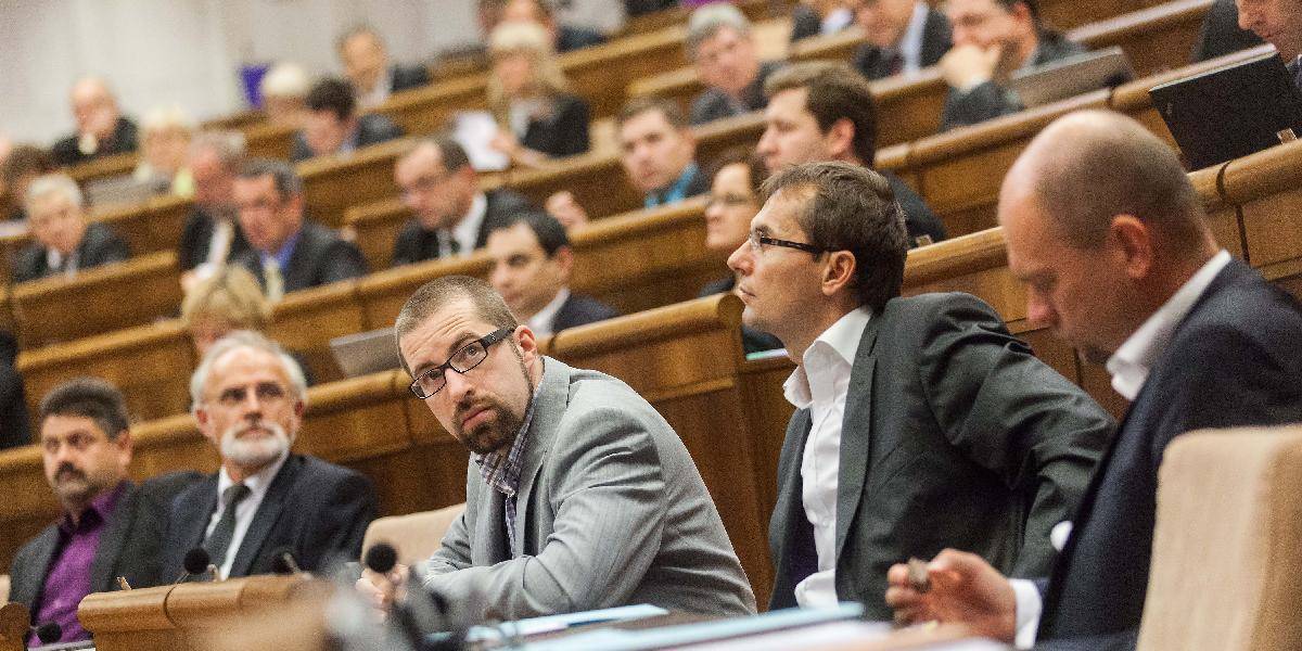 Poslanci schválili novelu o rozpočtových pravidlách samosprávy
