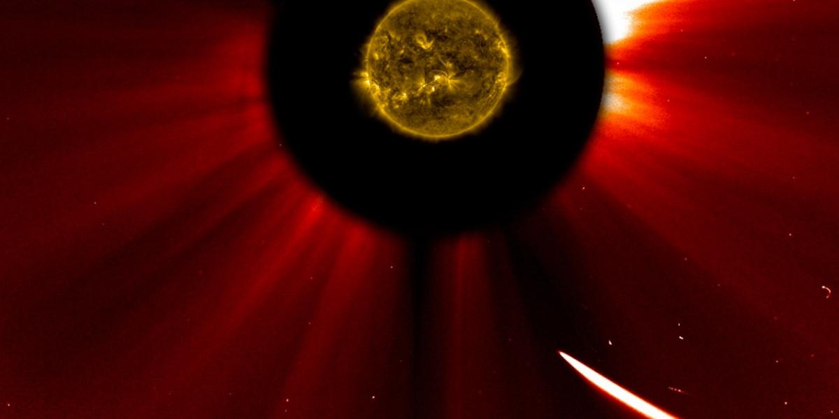 Časť kométy ISON možno prežila let okolo Slnka