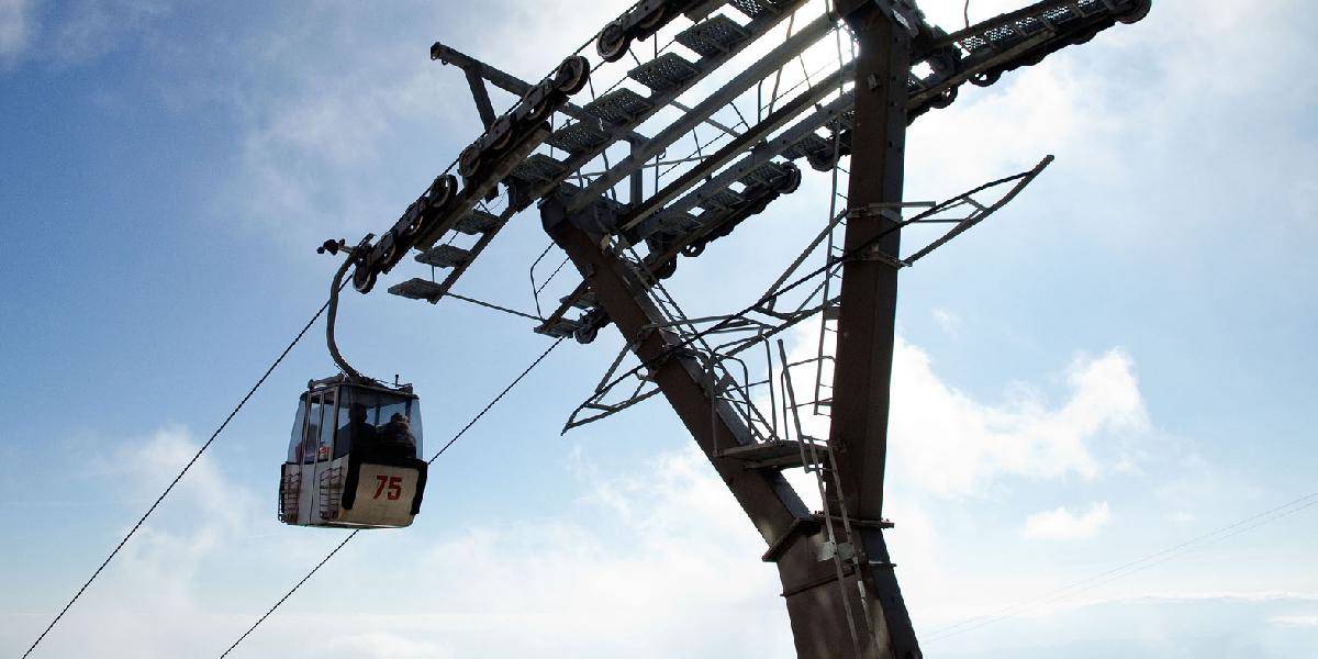 V Špindlerovom Mlýne spadla lanovka: Jeden mŕtvy, štyria zranení