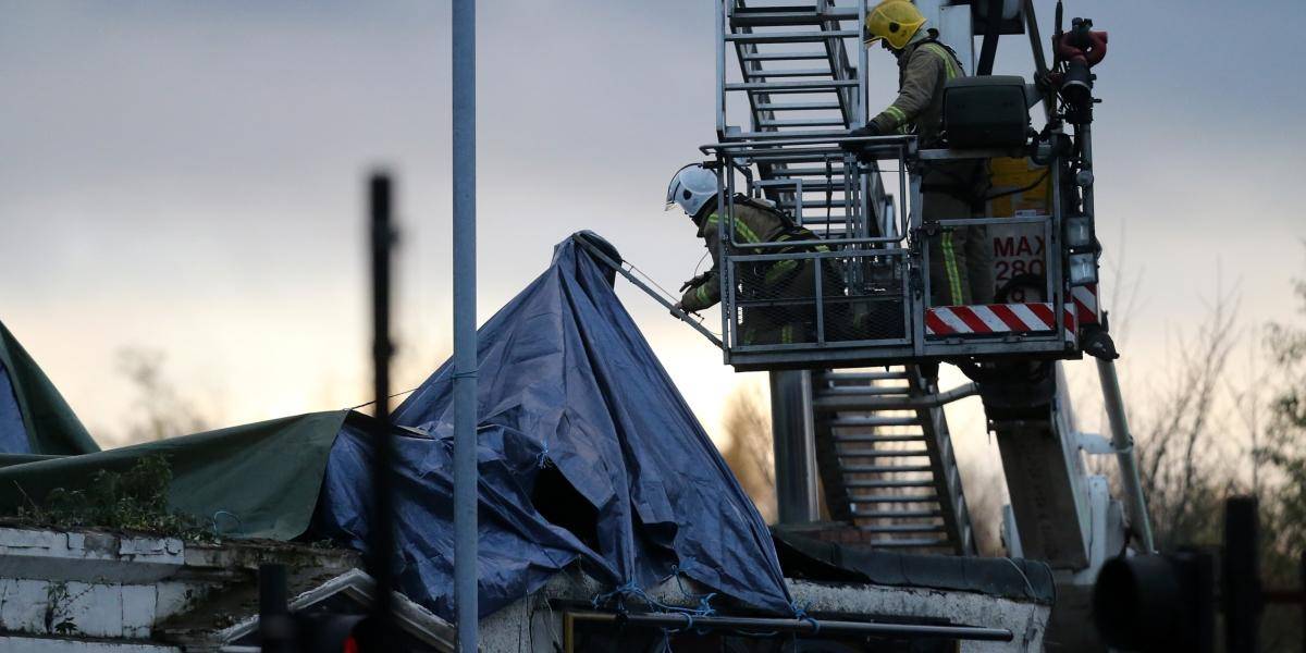 Počet obetí pádu policajnej helikoptéry v Glasgowe sa zvýšil na osem
