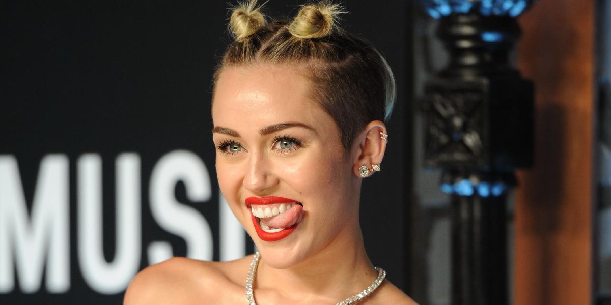 Rapper Tinie Tempah: Miley Cyrus vie, čo robí