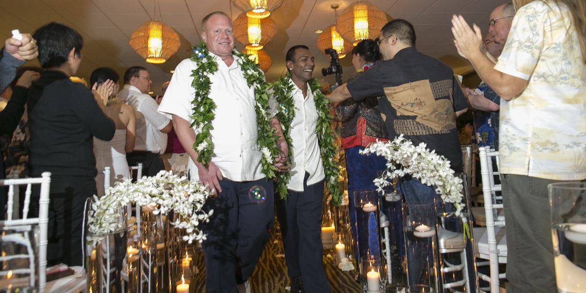 Natešené páry uzavreli na Havaji prvé homosexuálne manželstvá