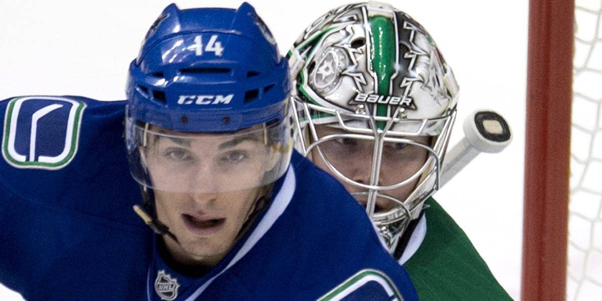 NHL: Burrows si zlomil čeľusť, zápas dohral