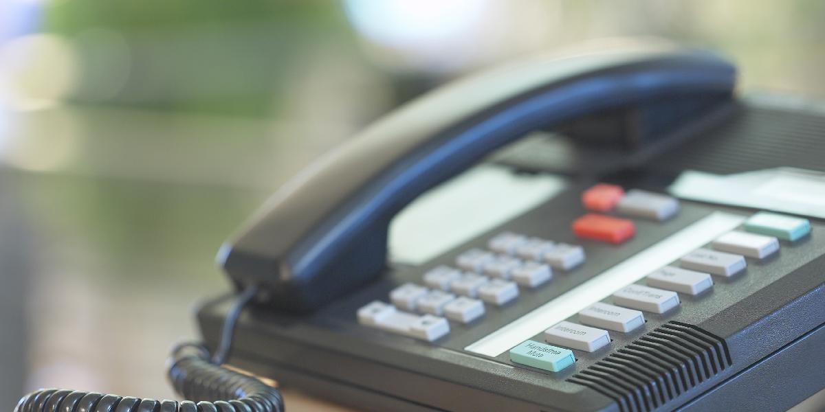 Ženu (44) zatkli za 15-tisíc telefonátov na núdzovú linku