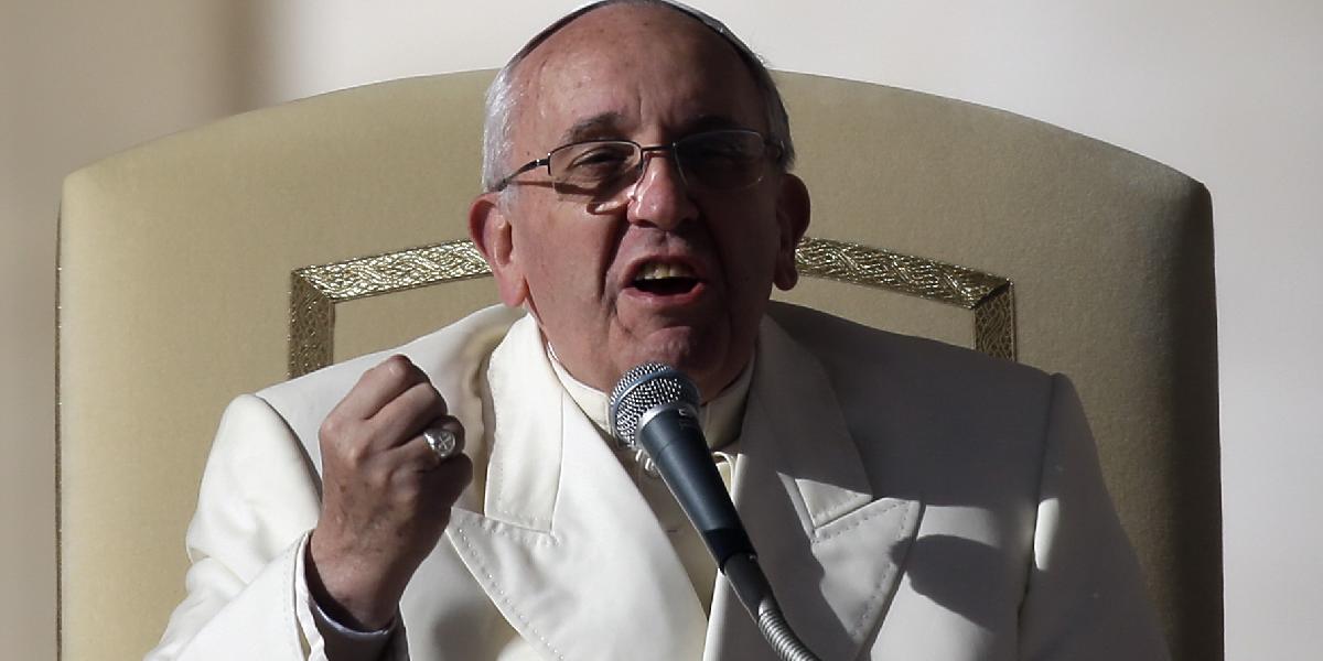 Pápež zriadil komisiu na boj proti zneužívaniu detí
