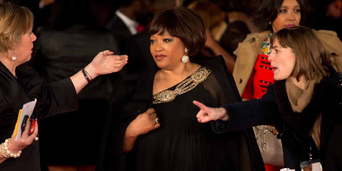 Dcéry Nelsona Mandelu sa o jeho smrti dozvedeli na premiére jeho filmu v Londýne
