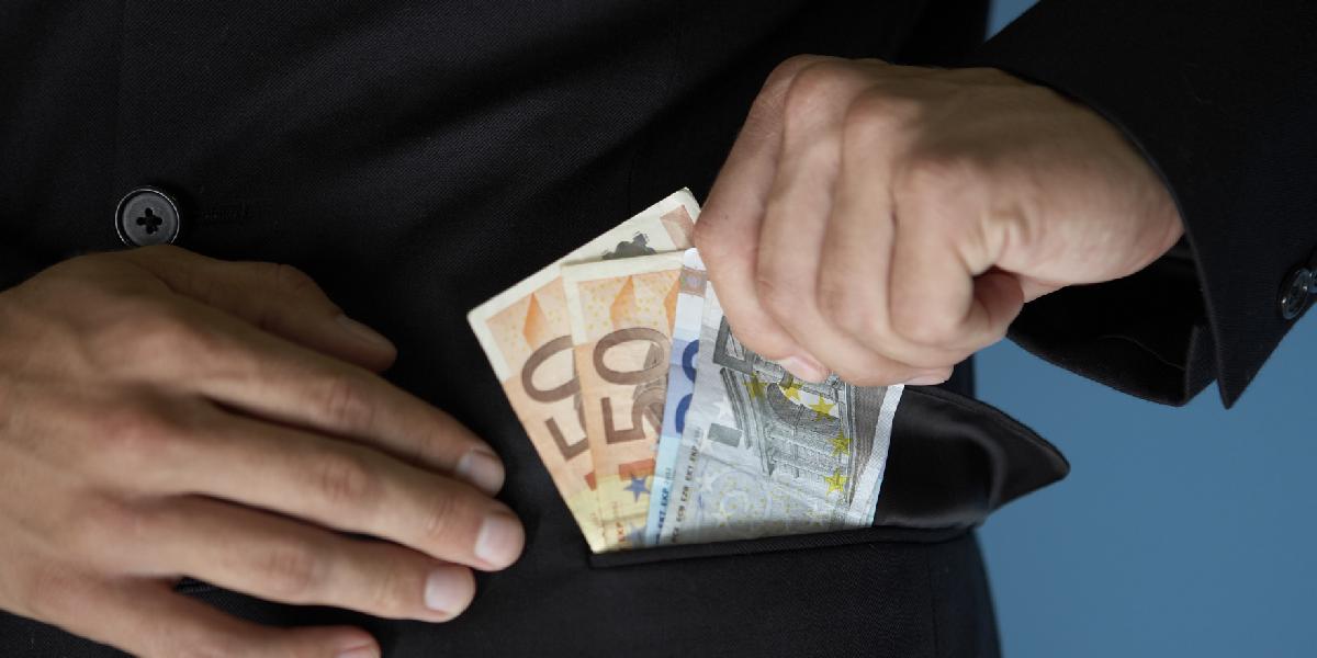 Ruských diplomatov obvinili z podvodu so sociálnymi dávkami
