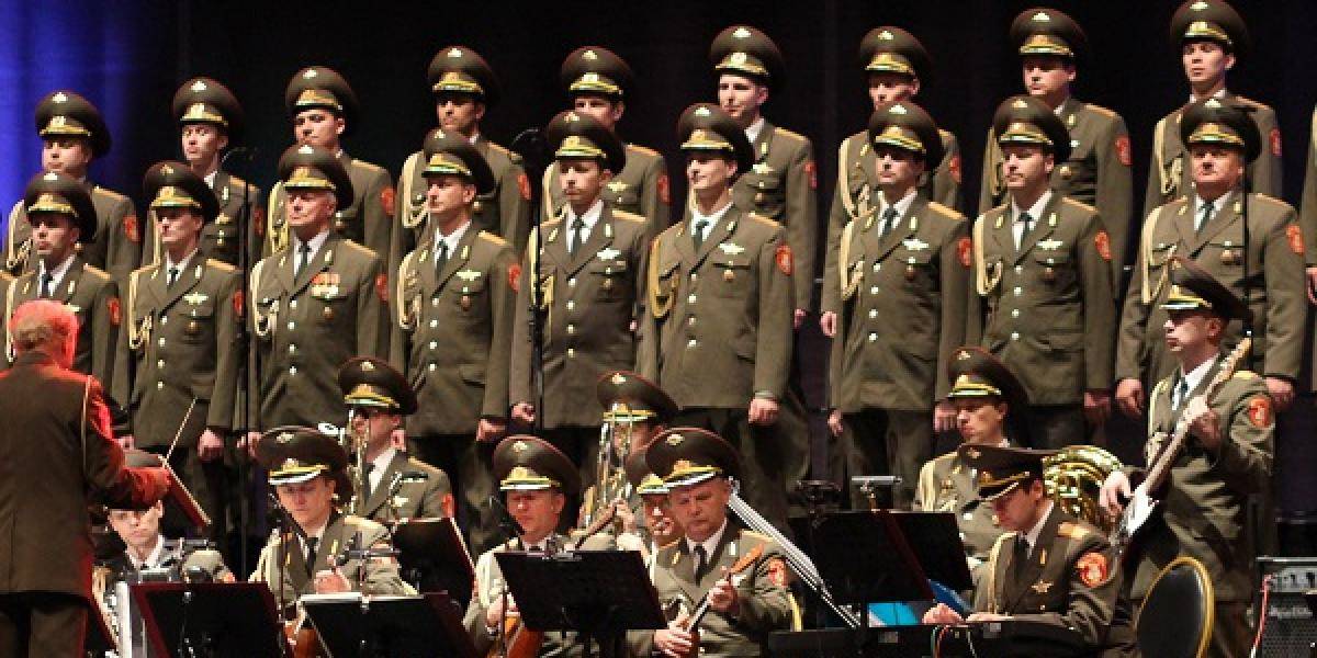 Alexandrovci v Bratislave zaspievali Tichú noc v slovenčine