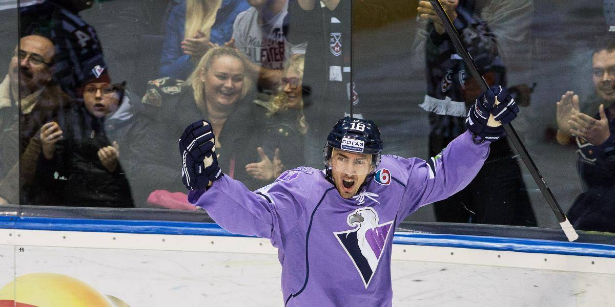 KHL: Slovanisti vo fialových dresoch porazili Lokomotiv Jaroslavľ 5:3