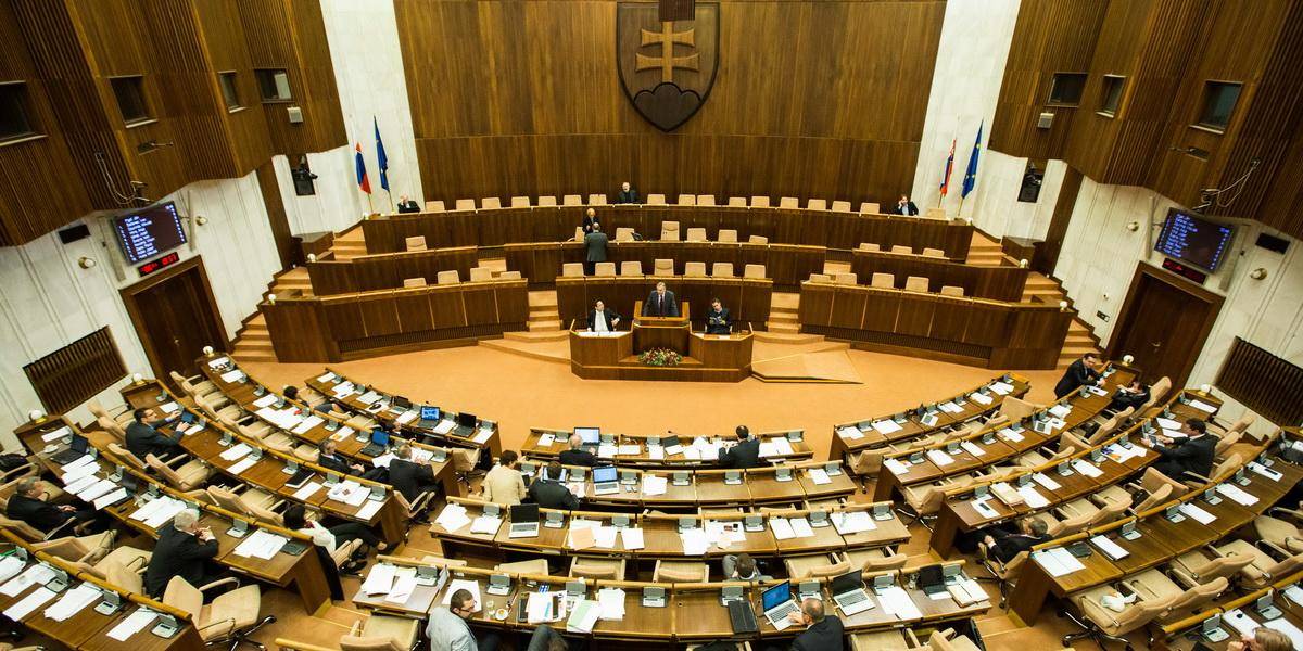Mimoriadna schôdza k nebankovým spoločnostiam nebude