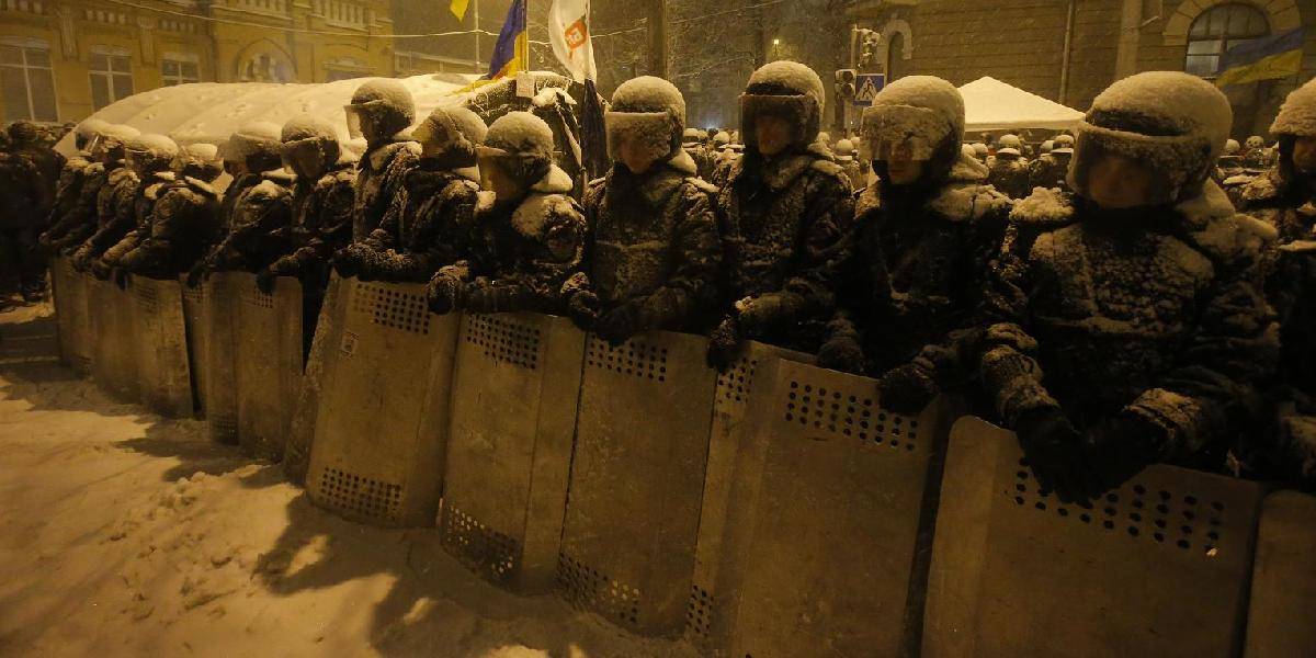 Ukrajinská polícia začala v Kyjeve búrať barikády