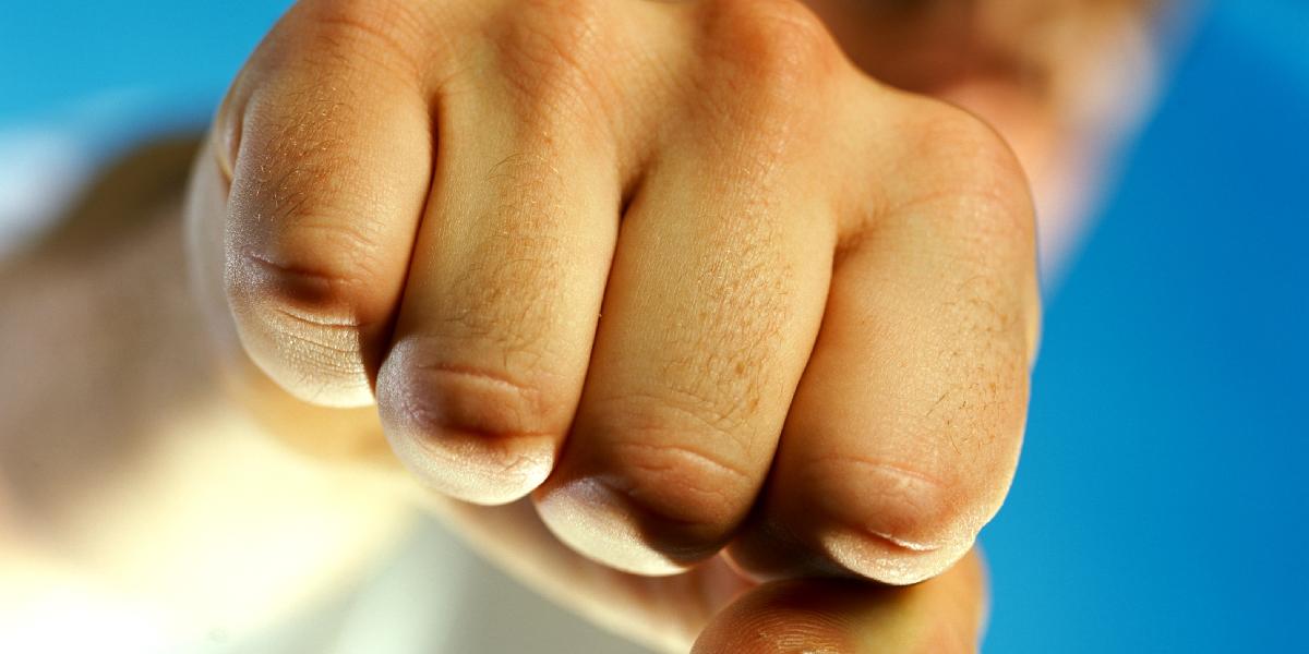 Syn pod hrozbou násilia požadoval od svojej matky peniaze