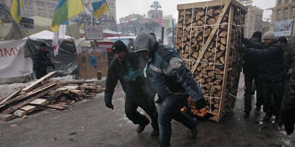 Neznámi ľudia zatarasili v Kyjeve vchod do zastúpenia EÚ