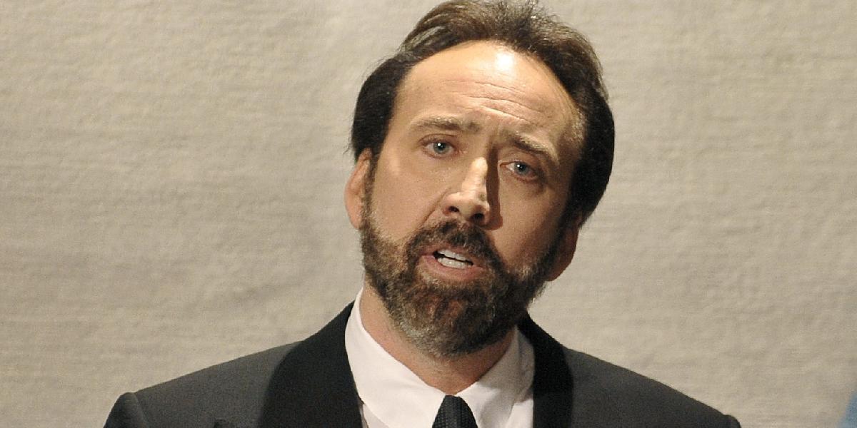Nicolas Cage nevenuje pozornosť kritike ani chvále
