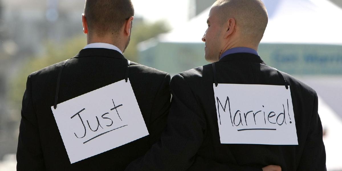 Od marca 2014 sa v Anglicku a Walese budú môcť zosobášiť prví homosexuáli