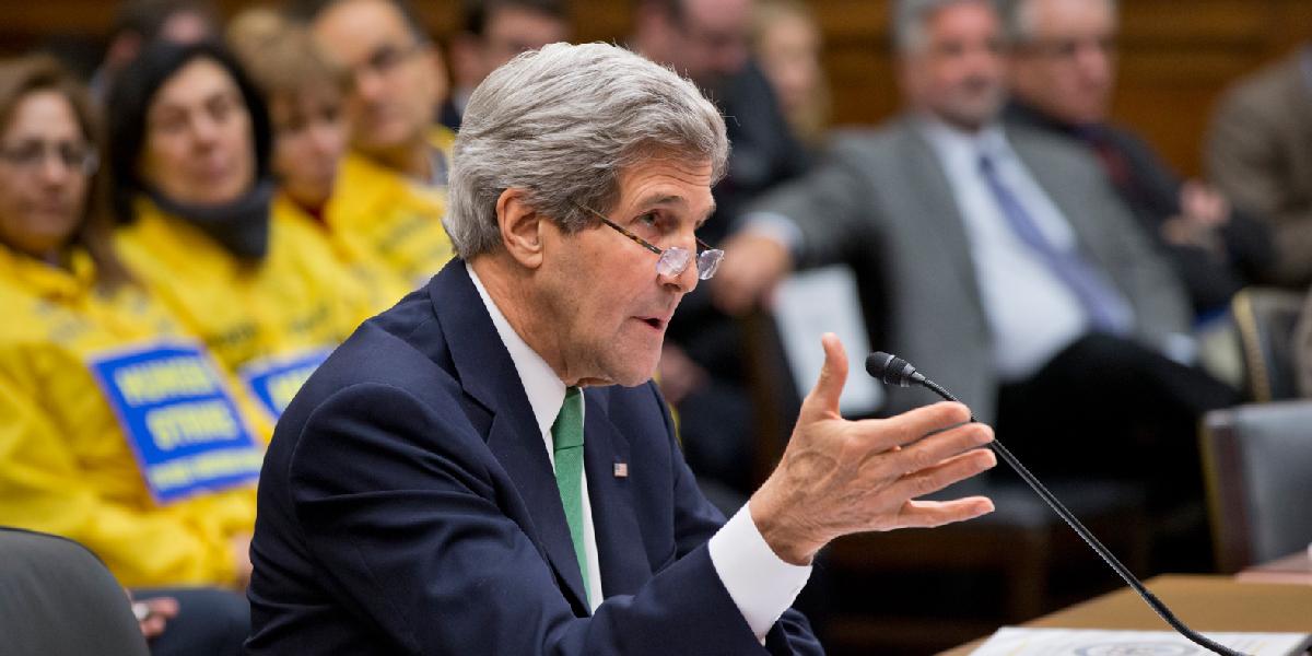 Kerry: Spojené štáty sú znechutené zásahmi proti demonštrantom v Kyjeve