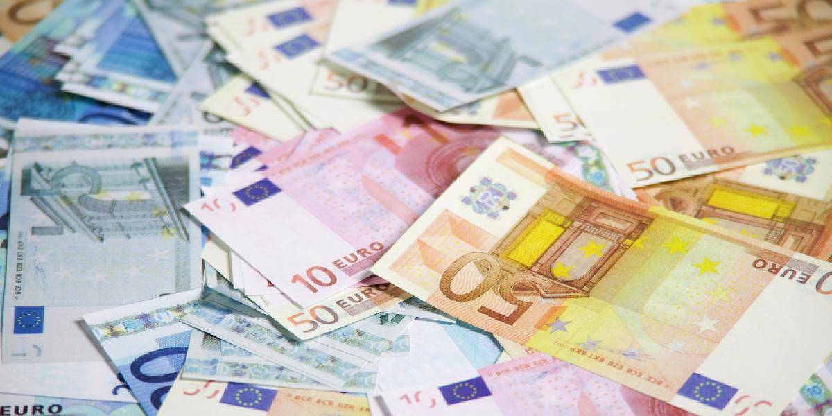 Študentom sa na pôžičky rozdelí takmer päť miliónov eur