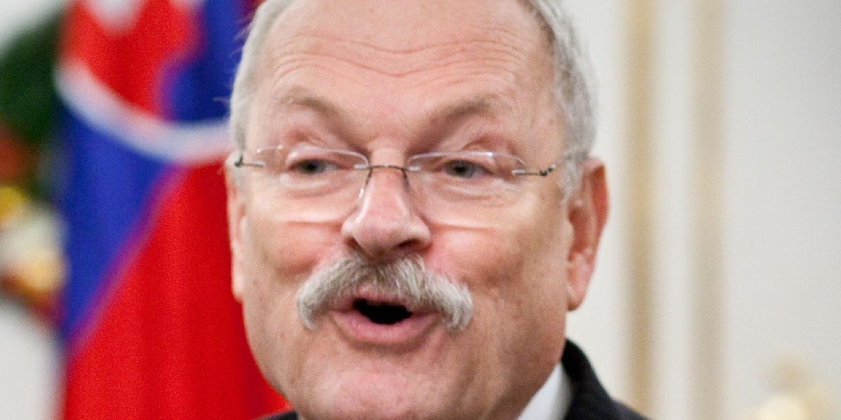 Gašparovič podpísal viacero zákonov, aj zmeny pri vyplácaní prídavku na dieťa