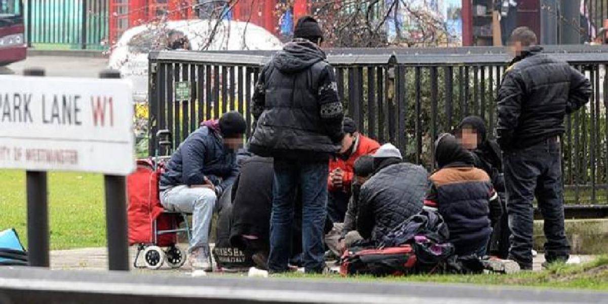 Británia chce prísnejšie testovať prisťahovalcov z angličtiny