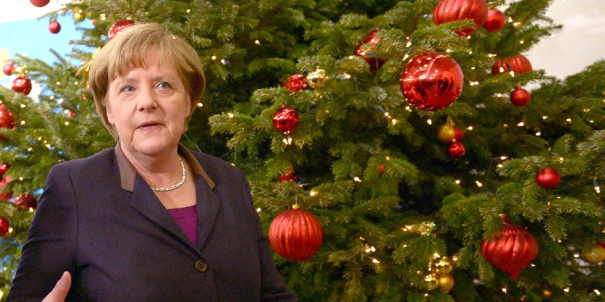 Merkelová navštívi ako prvý opäť Paríž