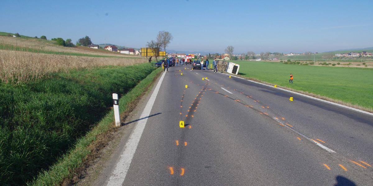Tragická nehoda pri Galante: Autobus narazil do mikrobusu, jeden mŕtvy!