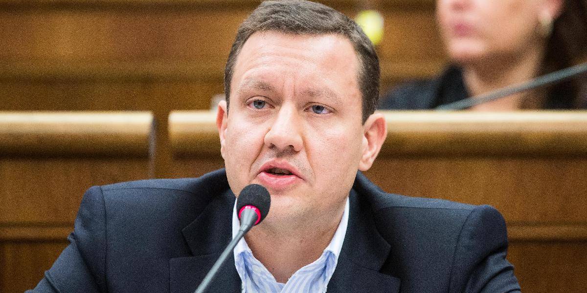 Lipšic chce verejným funkcionárom dovoliť len jeden príjem
