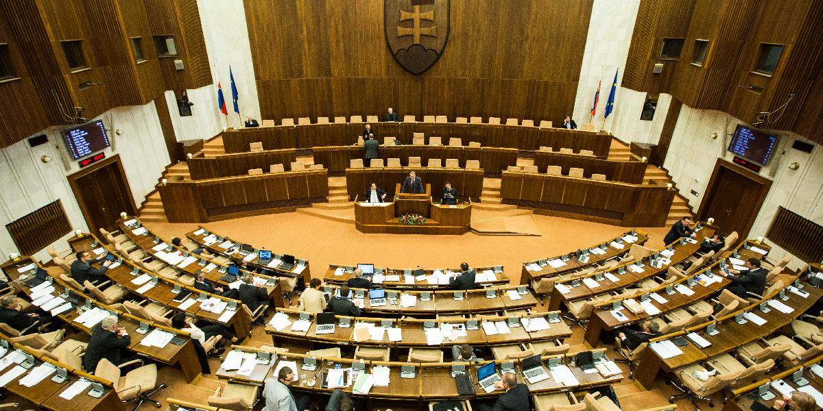 Poslanci rozhodli: 28. október nebude štátnym sviatkom