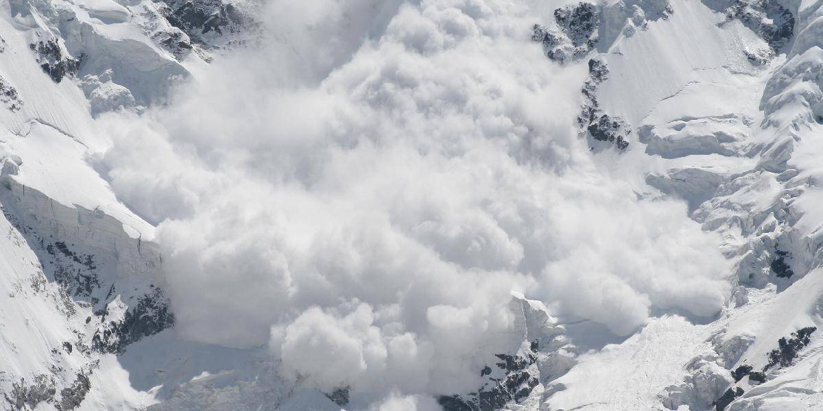 V rakúskom Lechu am Arlberg zasypala lavína viacerých ľudí