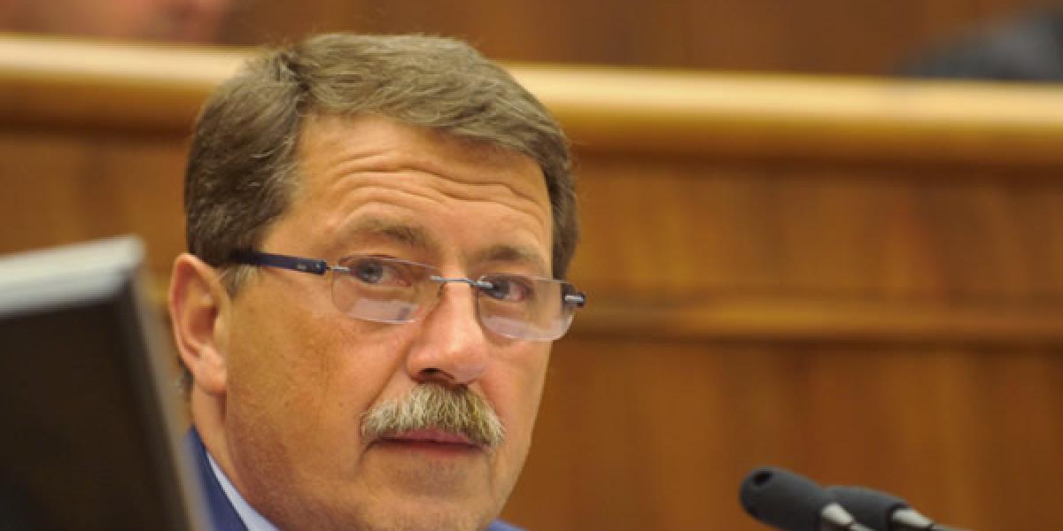 Smer-SD zablokoval mimoriadnu schôdzu k nebankovkám