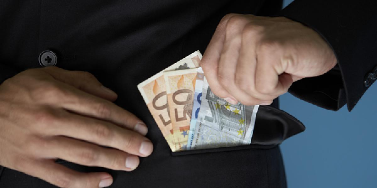 Policajný dôstojník prijal trest za korupciu
