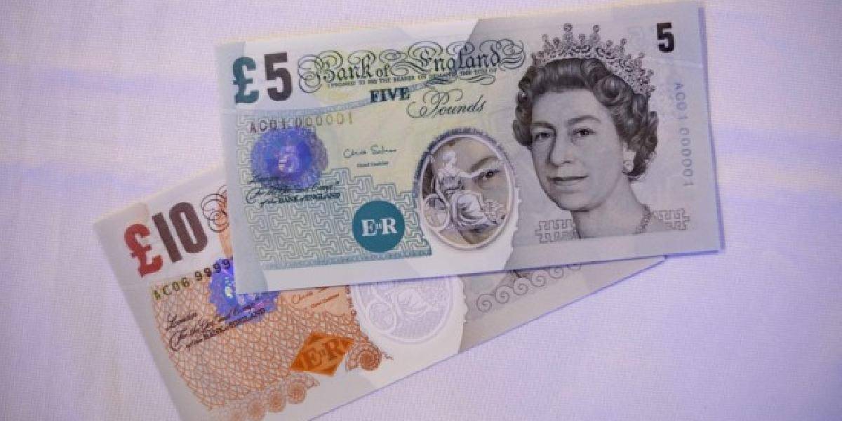 Bank of England začne v roku 2016 vydávať plastové bankovky