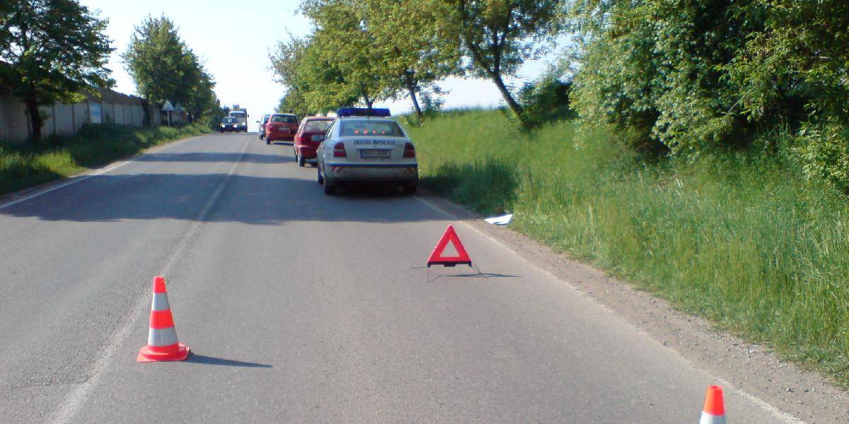 Pri tragickej dopravnej nehode v okolí Kroměríža zahynuli traja ľudia