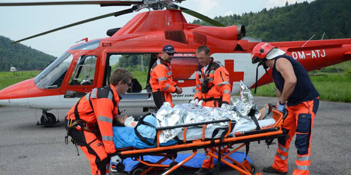 Desivá dopravná nehoda: Ľudí zachraňoval vrtuľník aj hasiči