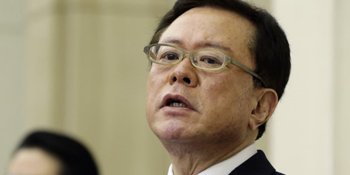 Guvernér Tokia rezignoval pre úplatkársky škandál