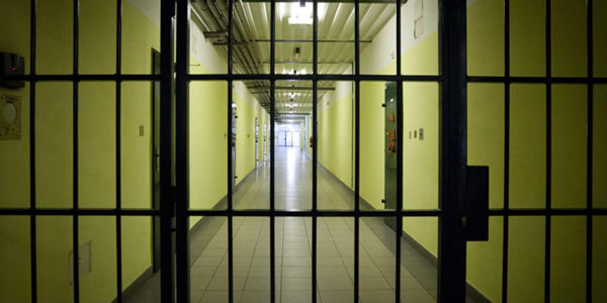 Z väzenia v Janove utiekol sériový vrah, polícia vyhlásila pátranie