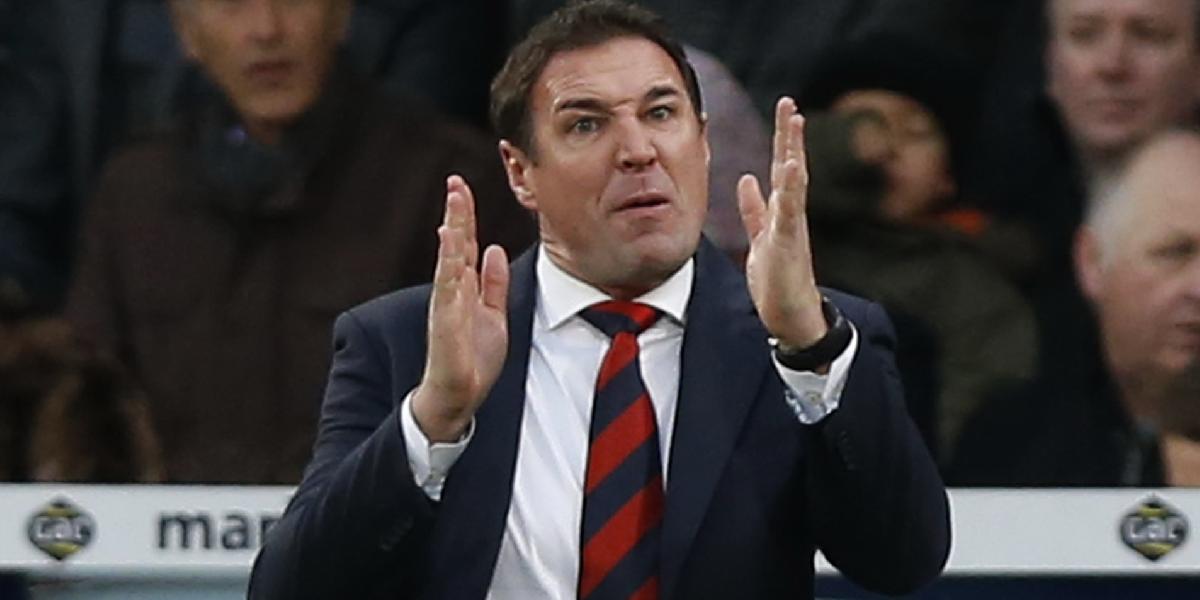 Tréner Cardiffu Mackay s ultimátom od majiteľa klubu