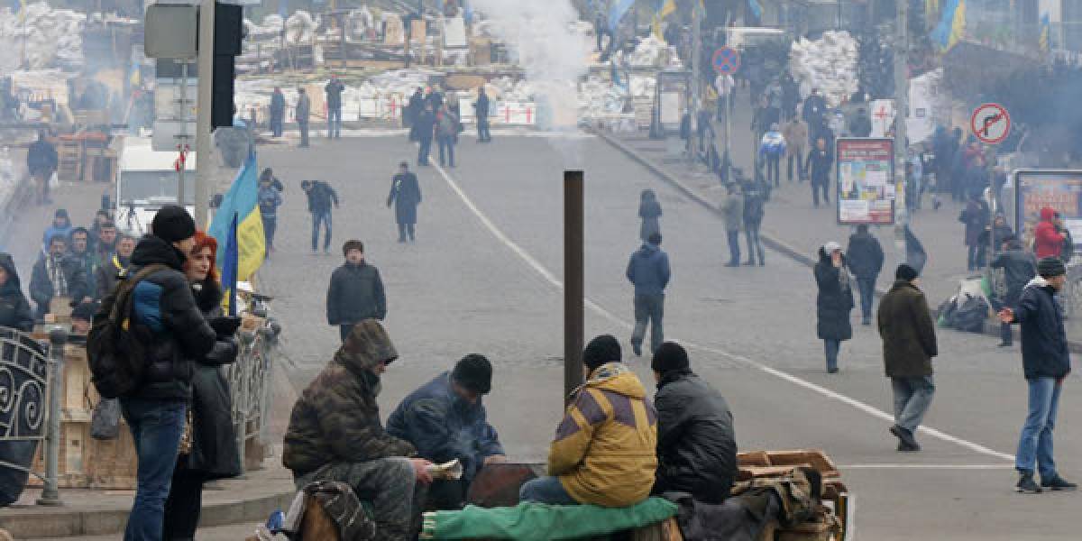 Demonštrácie v Kyjeve pokračujú, EÚ opäť vyzvala Ukrajinu na podpis zmlúv 