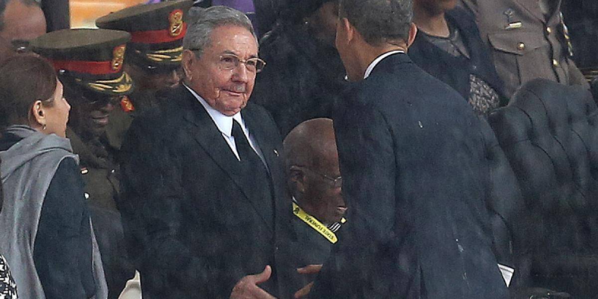 Fidel Castro pochválil brata, že podal ruku svojmu nepriateľovi Obamovi