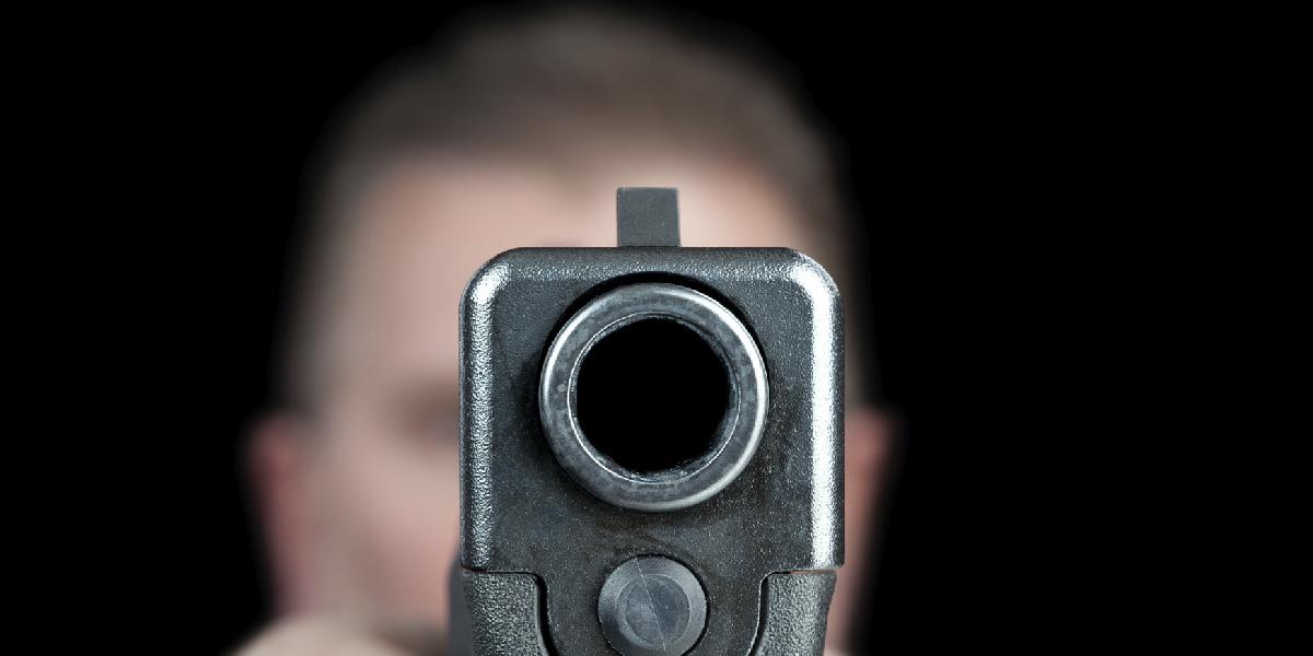 Muž prepadol predajňu potravín v Malinove