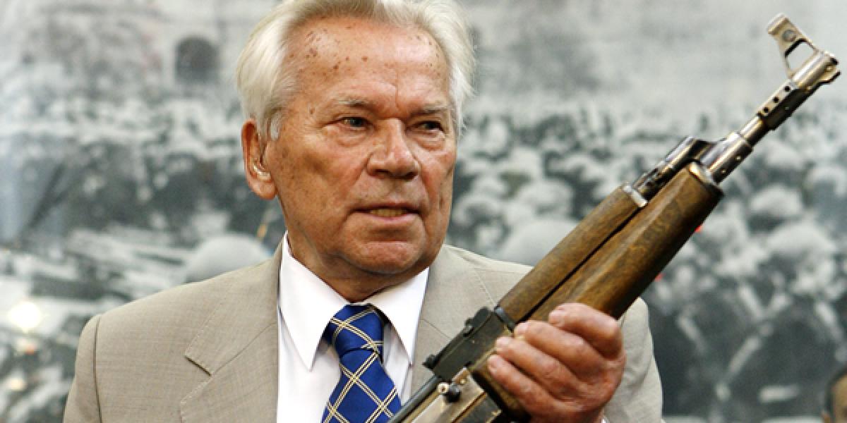 Zomrel Kalašnikov, otec najpopulárnejšieho samopalu (†94)!